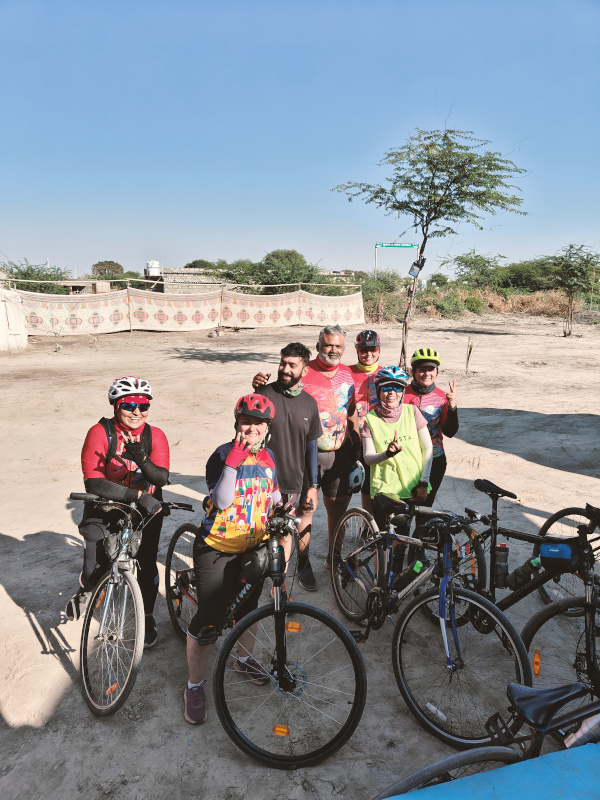 The group that  completed their first 100 km ride.